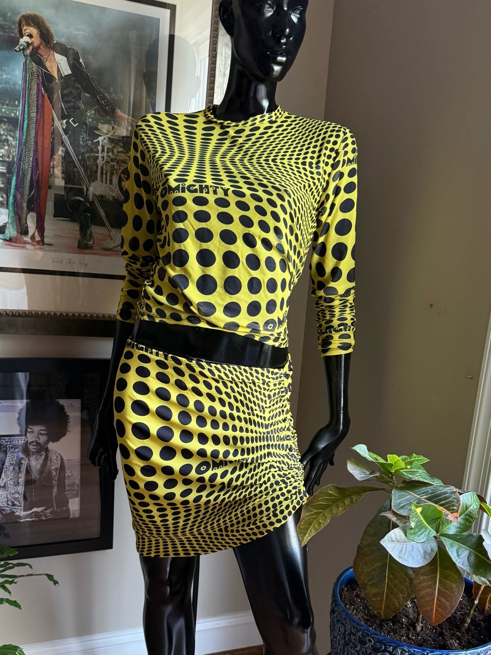 OMIGHTY Yellow Black Optical Illusion Ruched 2-Piece Set Size L